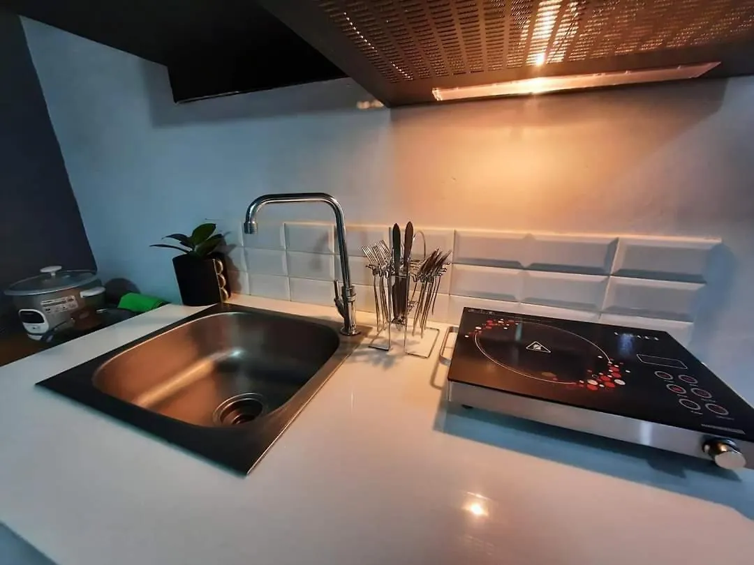 L1 Twin Bed Staycation In Bonifacio Global City 6 Taguig Aparthotel